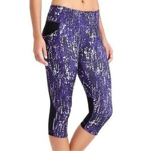 Athleta Pebble Be Free Knicker Capri Leggings Purple L